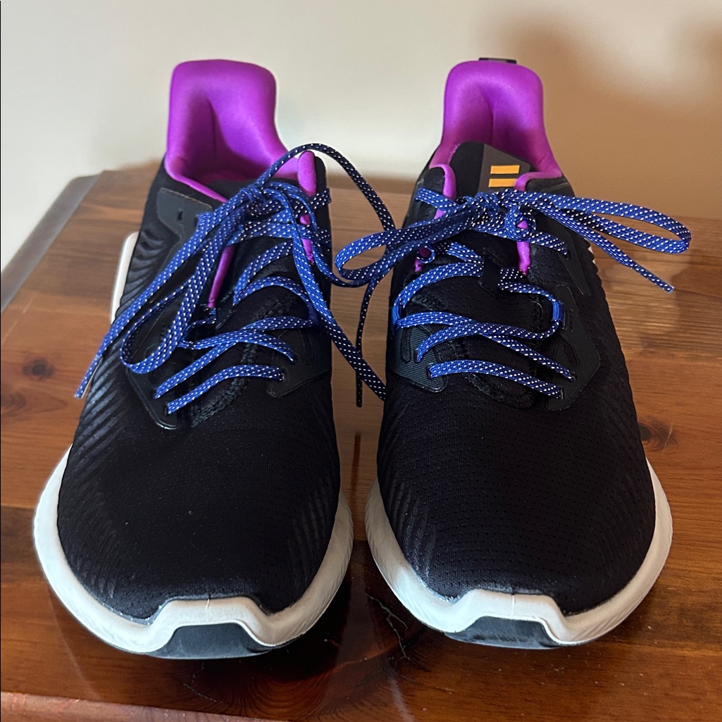 Adidas Alphabounce + Run Em. Black Men’s Sz 10.5